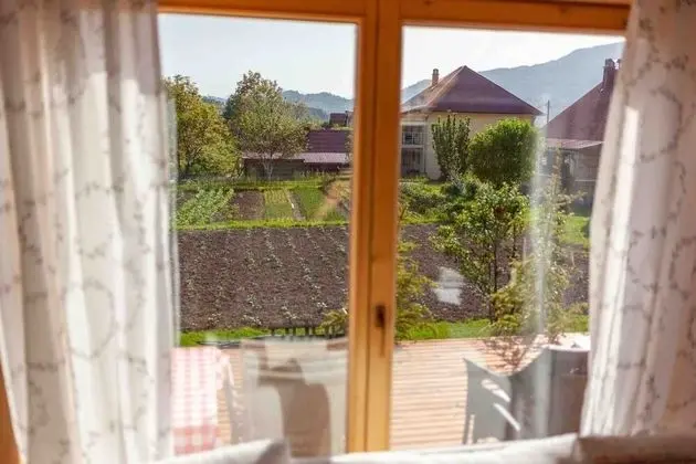 Lovely 4-bed Cottage in Kolasin
