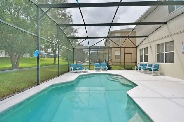 Lovely 4 Bedroom 3.5 Bath Pool Home With Games Room