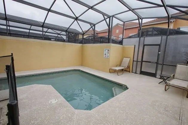 Lovely 4 Bedroom 3 Bath Town Home With Private Pool - Havuz