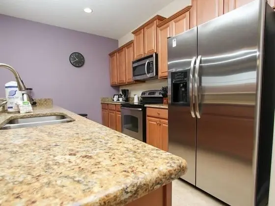 Lovely 4 Bedroom 3 Bath Town House Features All The Comforts Of Home - Mutfak