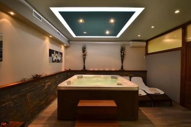 Lovely 5-bed Villa in Buzet