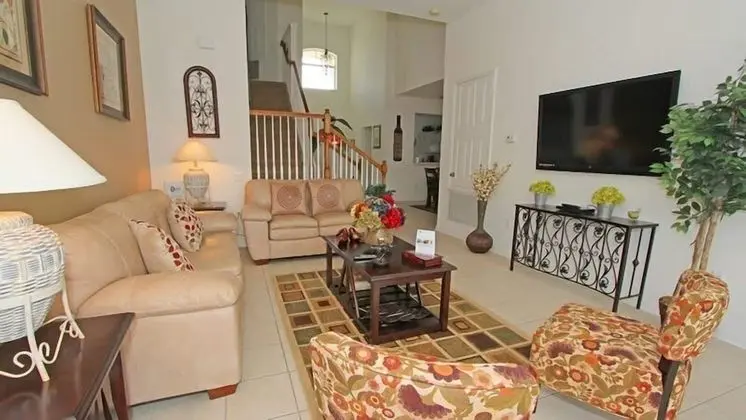 Lovely 5 Bedroom 5 Bath Pool Home in Windsor Hills - Öne Çıkan Resim