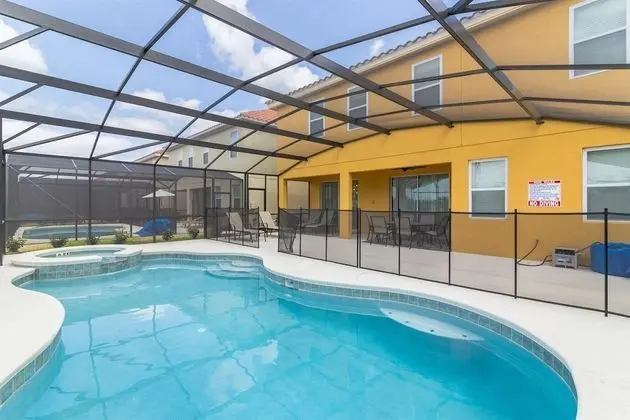 Lovely 6 Bedroom Home in the Solterra Community - 518