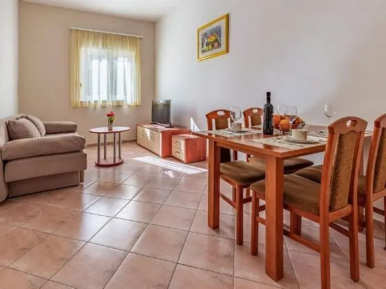 Lovely Apartment in Banjole near Beach & Town Center - Yerinde Yemek