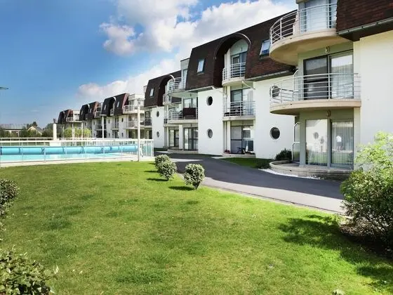 Lovely Apartment in Bredene With Fenced Garden