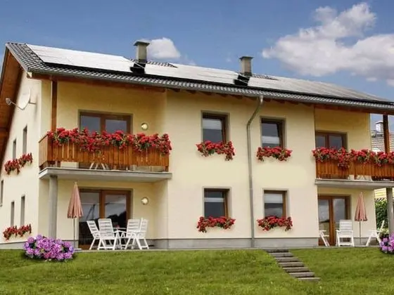 Lovely Apartment in Mörz With Garden & Balcony - Dış Mekan