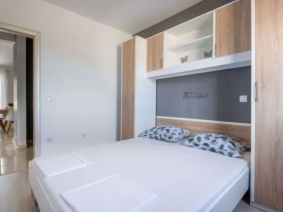 Lovely Apartment in Novalja near Sea Beach & Town Center - Oda