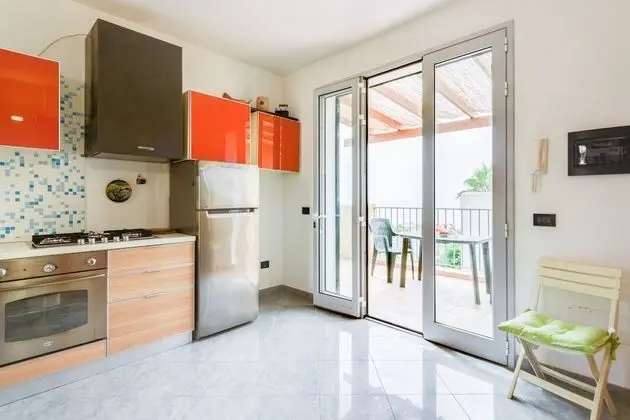 Lovely Apartment with Sea View Terrace - Mutfak