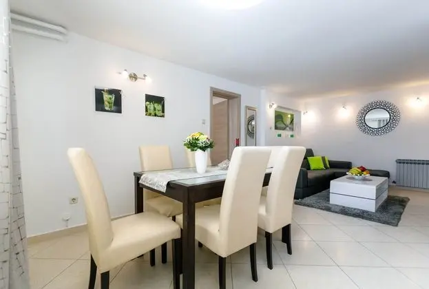 Lovely Apartment With Terrace & Garden Grill - Yerinde Yemek