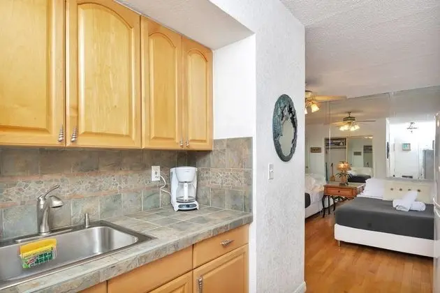 Lovely Apt, Hollywood Beach, 1/2 Block From Ocean! - Oda