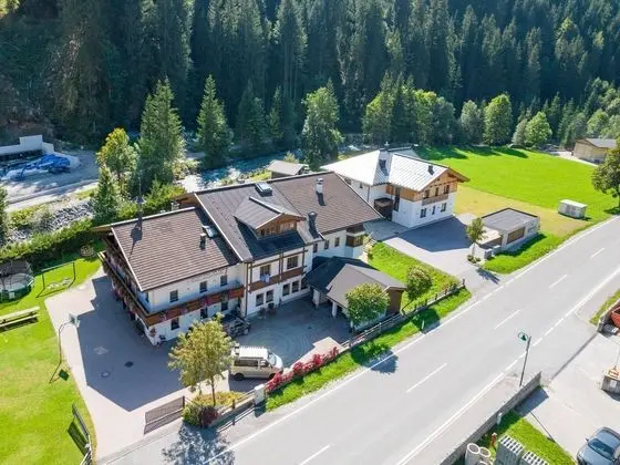Lovely Chalet in Salzburg With Mountain View - Dış Mekan