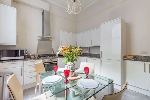 Lovely Chelsea Home near The Thames - Yerinde Yemek