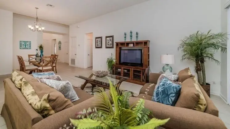 Lovely Decorated 5 Bedroom 5 Bath Pool Home in Windsor Hills - Öne Çıkan Resim