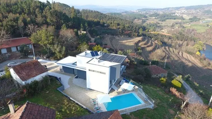 Lovely Design 4-bed Villa in Canedo de Basto