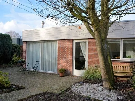 Lovely Family House on Edge of Park near Lake & Sea