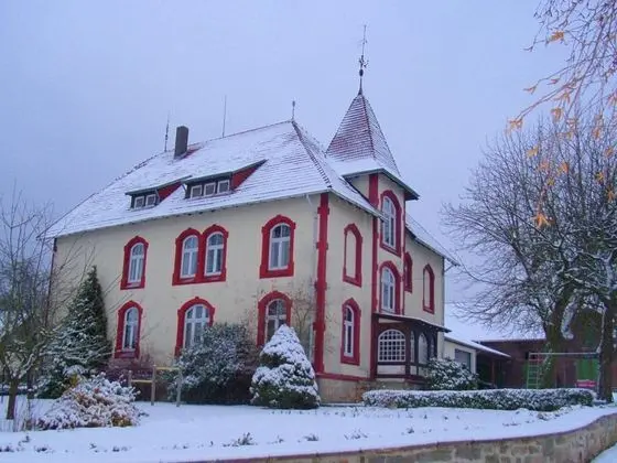 Lovely Farmhouse in Friedrichsfeld With Garden - Dış Mekan