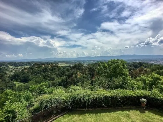 Lovely Farmhouse in Pian di Scòcampiglia in Great Location