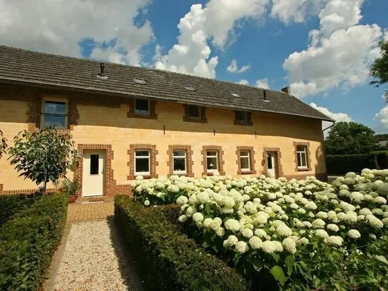 Lovely Farmhouse in Wijlre near Forest