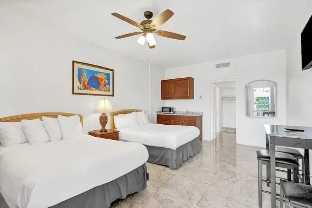 Lovely Hallandale Beach Studio