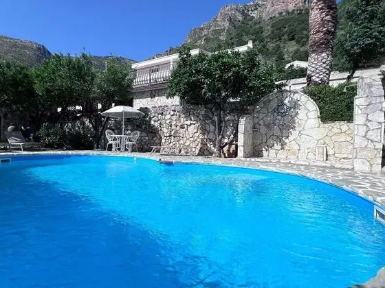Lovely Holiday Home in Castellammare del Golfo With Pool - Havuz