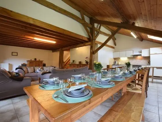 Lovely Holiday Home In Frahan With Terrace - Yerinde Yemek