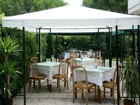 Lovely Holiday Home in Giannella Nera Sea - Yerinde Yemek