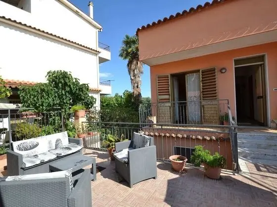 Lovely Holiday Home in Giardini Naxos near Sea - İç Mekan