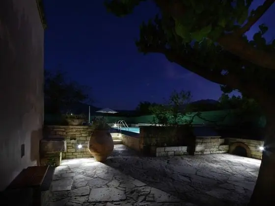 Lovely Holiday Home in Kalamitsi Alexandrou With Pool