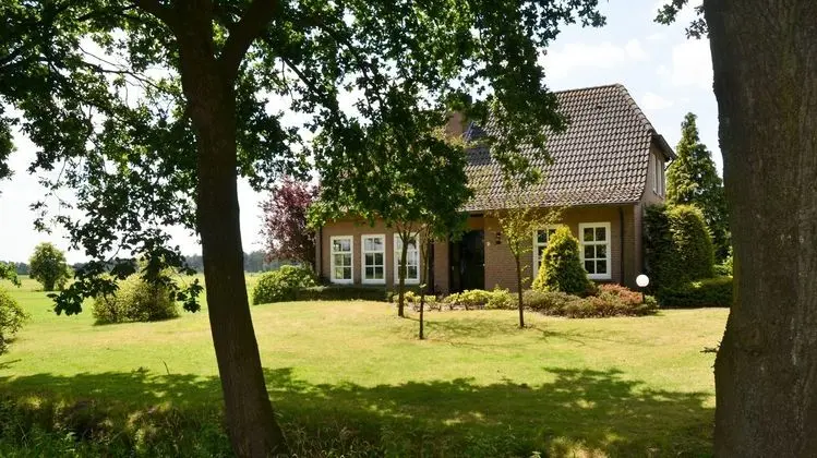 Lovely Holiday Home in Leende With Fenced Garden - Dış Mekan
