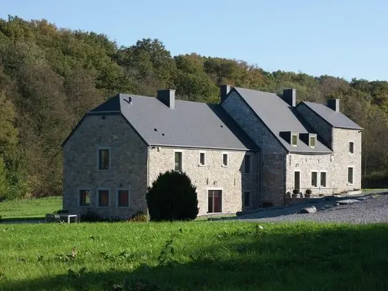 Lovely Holiday Home in Mettet With Garden