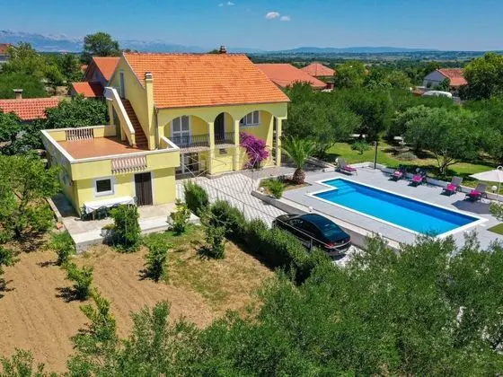 Lovely Holiday Home in Policnik With Private Pool - Havuz