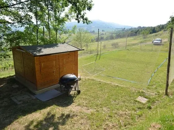 Lovely Holiday Home With Pool in Monte Colombo - Dış Mekan