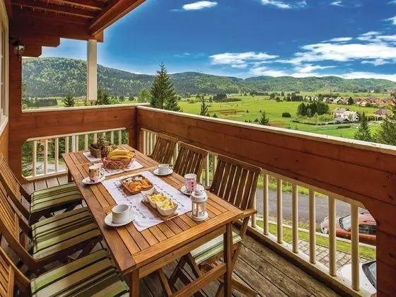Lovely Holiday Home in Ravna Gora With Fireplace - Yerinde Yemek