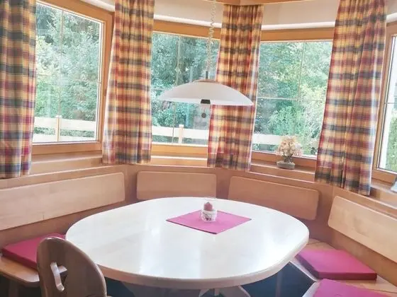 Lovely Holiday Home in Reith im Alpbachtal With Garden - Yerinde Yemek
