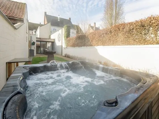 Lovely Holiday Home in Roesbrugge With Sauna and Bubble Bath - Spa