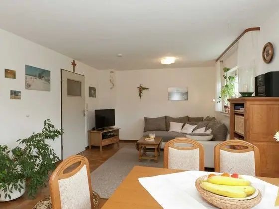 Lovely Holiday Home in Sellerich With Garden - Yerinde Yemek