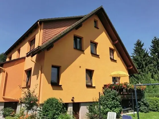Lovely Holiday Home in the Thüringer Forest With Balcony, Deckchairs and Barbecue Area - Dış Mekan