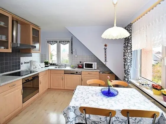 Lovely Holiday Home in the Thüringer Forest With Balcony, Deckchairs and Barbecue Area - Mutfak