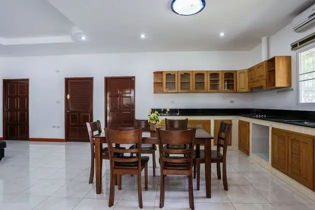 Lovely House With Access to Large Swimming Pool and Near Chalong Pier - Yerinde Yemek