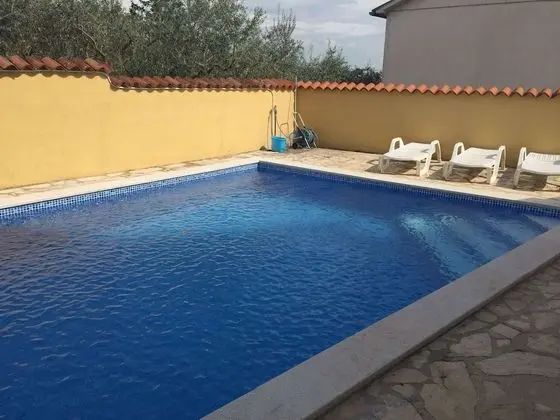Lovely Villa in Kaštelir Croatia With Private Pool - Havuz