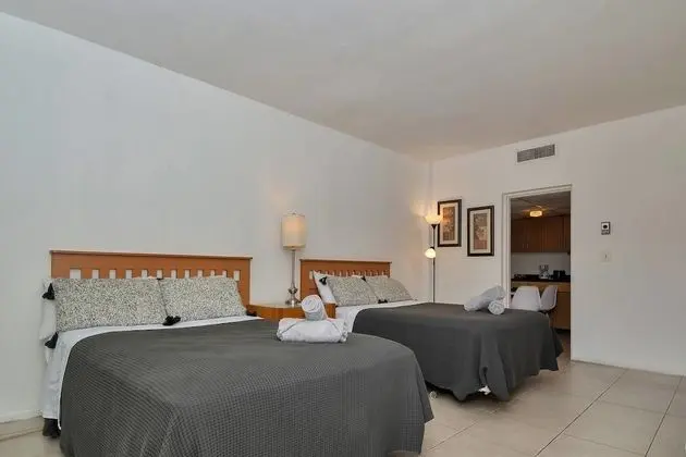 Lovely Little Studio With Pool, Hallandale Beach:)