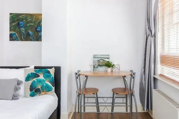 Lovely London Studio Apartment Near Trendy Shoreditch