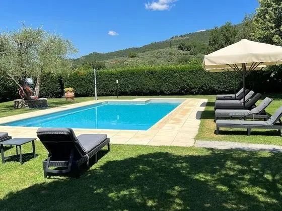 Lovely Villa in Loro Ciuffenna With Swimming Pool