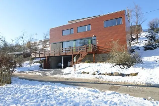 Lovely Modern Cottage With Sauna, Bubble Baths and Even a Beach on the River - Dış Mekan