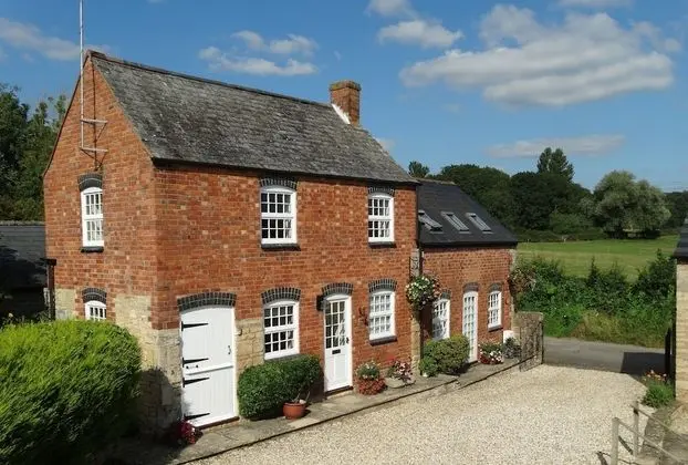 Lovely, Quiet and Stylish Cottage in Kemerton!