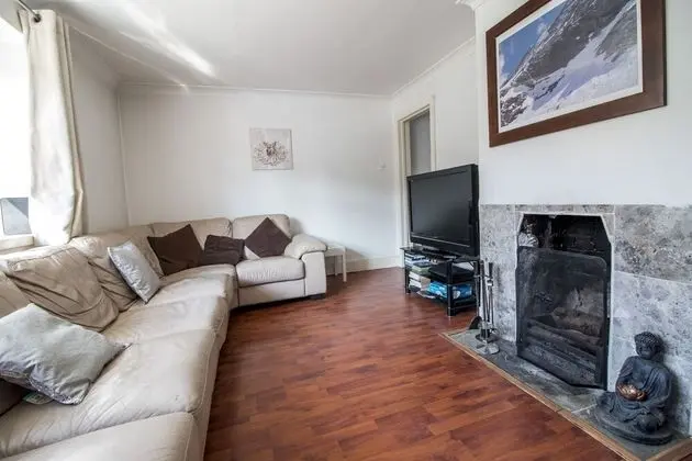 Lovely Rooms in a Quiet Place of Woking - İç Mekan
