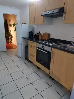 Lovely Rooms in a Quiet Place of Woking - Mutfak