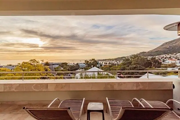 Lovely Six Bedroom Villa With Uninterrupted Sea Views 17 Geneva - Oda