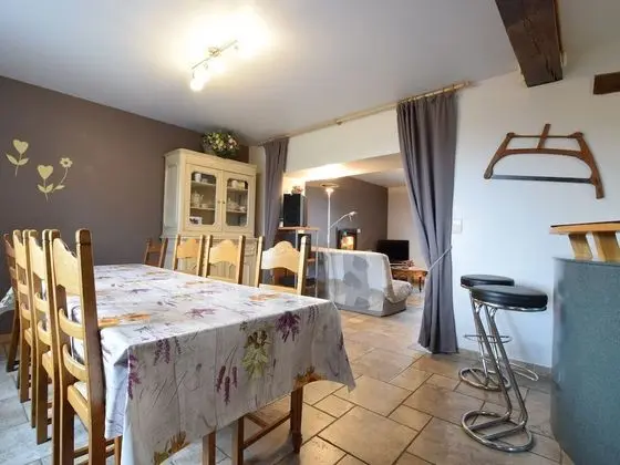 Lovely Spot With Plenty of Outdoor Space - Yerinde Yemek
