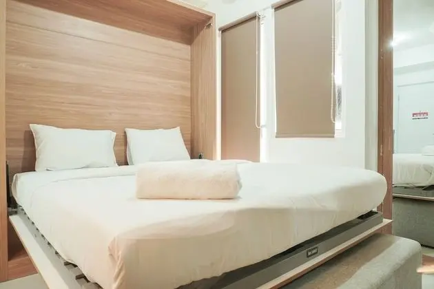 Lovely and Strategic Studio at Green Pramuka Apartment - Oda